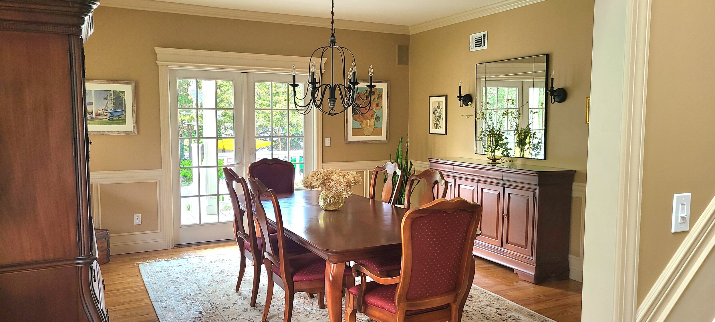 Breakfast room at Blue Iris